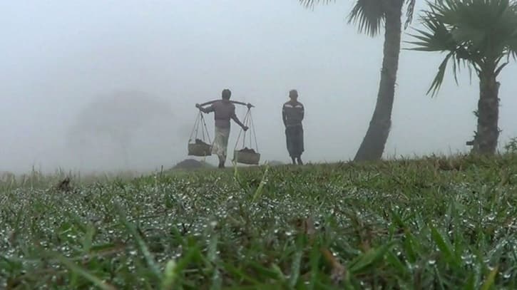 হালকা কুয়াশার পাশাপাশি তাপমাত্রা কমার পূর্বাভাস