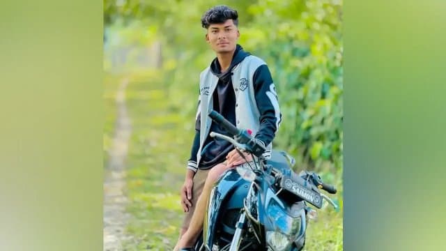 মোটরসাইকেল রেস করতে গিয়ে প্রাণ গেল কলেজছাত্রের
