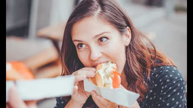 অতিরিক্ত প্রোটিন গ্রহণে বাড়তে পারে স্বাস্থ্যঝুঁকি, বিশেষজ্ঞদের সতর্কতা