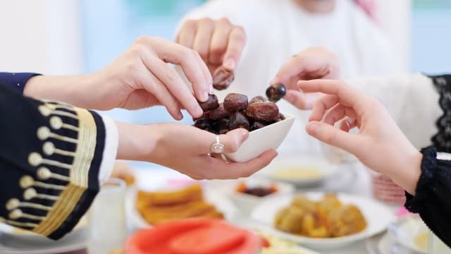 রমজানে বিশ্বজুড়ে ১২ লাখ রোজাদারকে বিনামূল্যে ইফতার দেবে শারজাহ চ্যারিটি ইন্টারন্যাশনাল