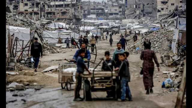 শীত ও বৃষ্টিতে দুর্ভোগ বাড়ছে গাজার বাস্তুচ্যুত মানুষের