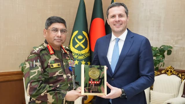 সেনাপ্রধানের সঙ্গে ইতালি প্রতিনিধিদলের সাক্ষাৎ
